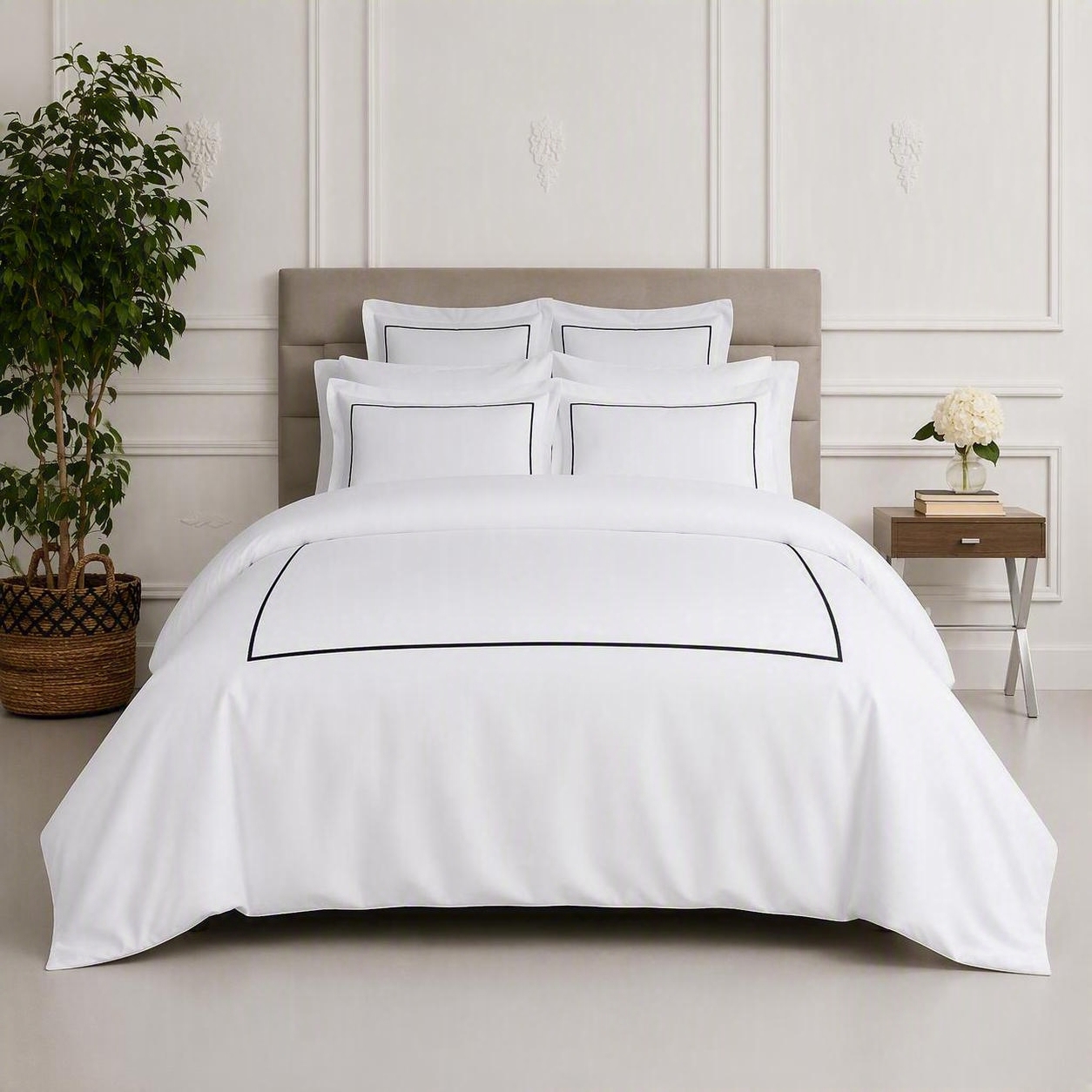 Renaissance Hotel Embroidered Duvet Cover and Pillow Shams Set - White/Black - Queen